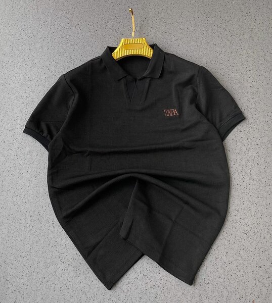 Quality t shirt available for men