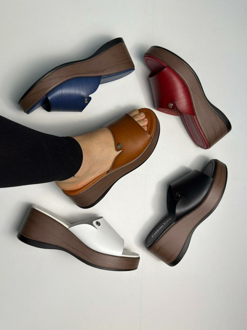 Sandales compensées modernes