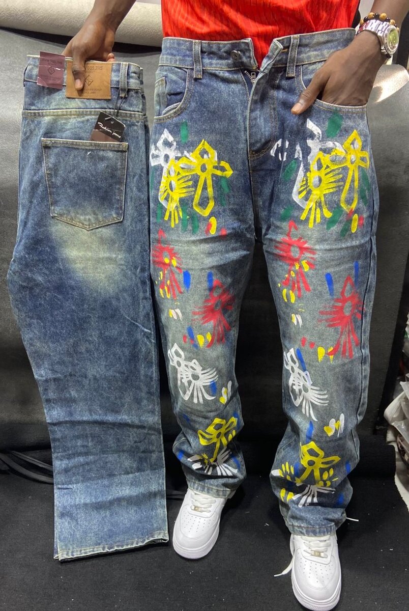 Jeans en denim artistique