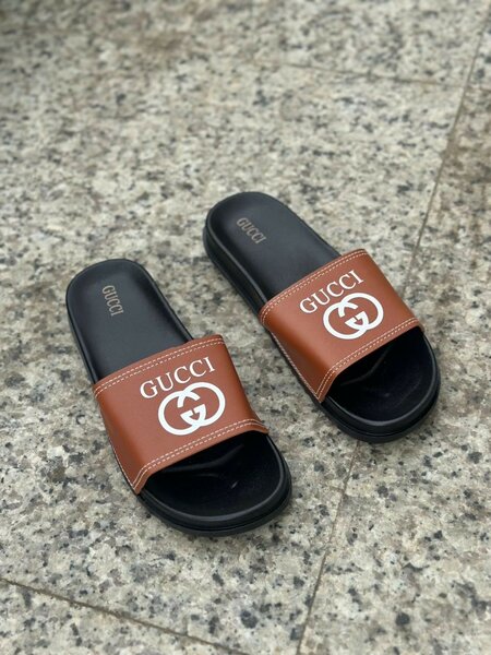 Claquettes élégantes en cuir