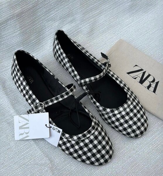 Ballerines à carreaux Zara