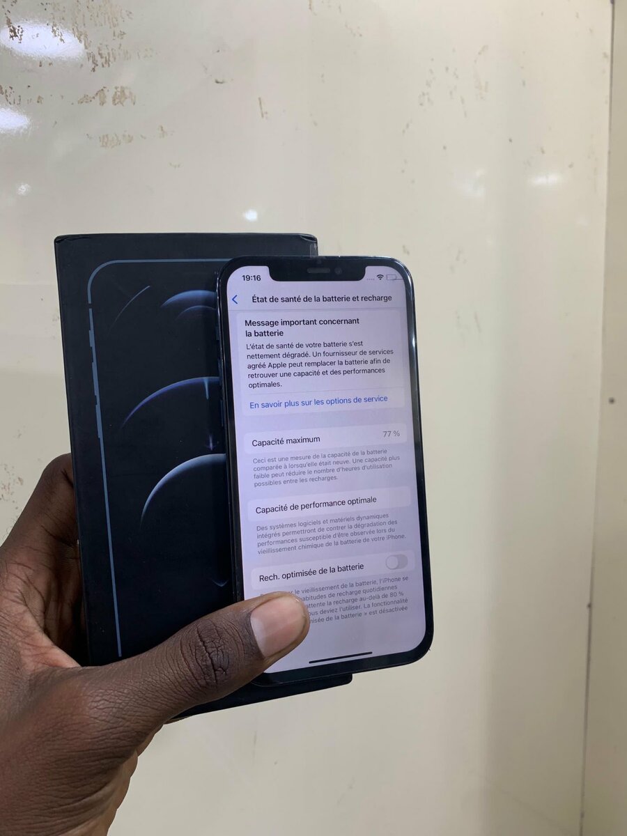 iPhone 12 Pro 128Giga avec carton