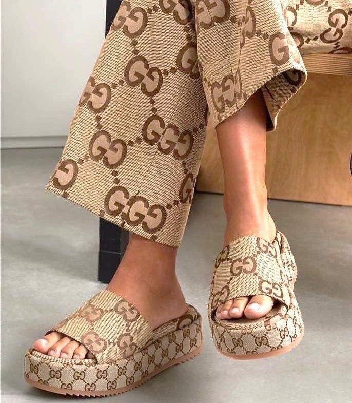 Gucci slippers