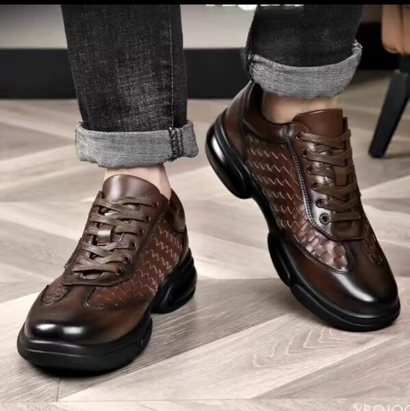 Chaussures en cuir tressé homme