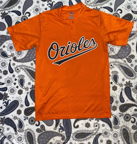 Baltimore Orioles jersey Size: medium large
