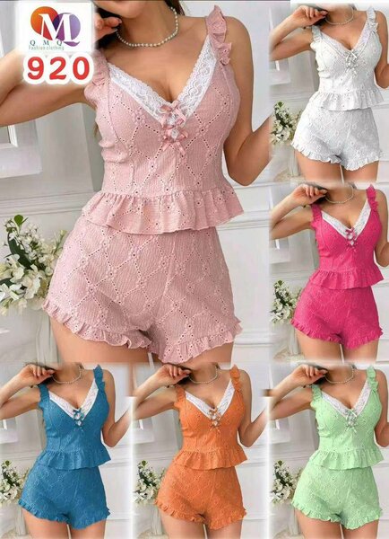 Pyjamas courts en dentelle