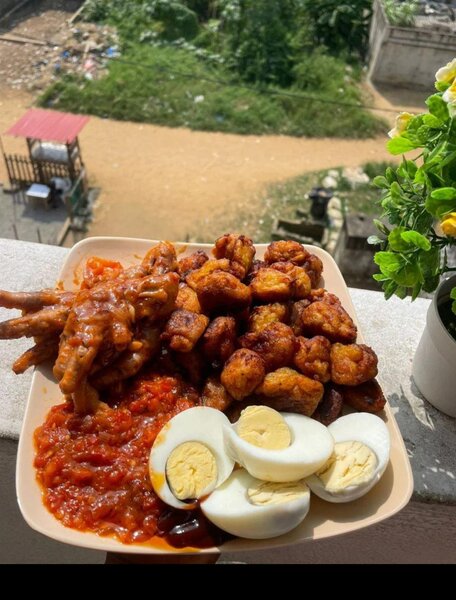 Plat africain de beignets épicés