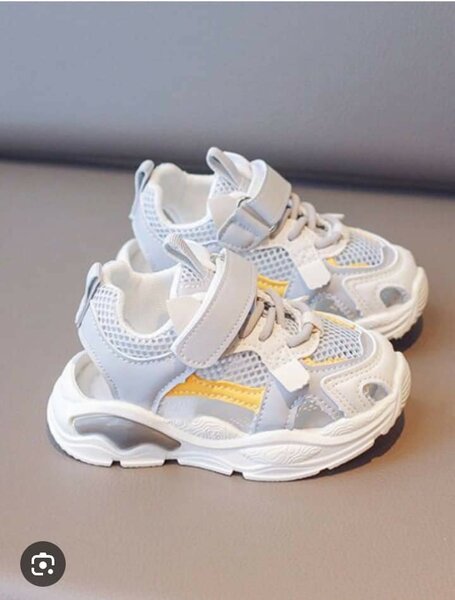 Baskets bébé confortables