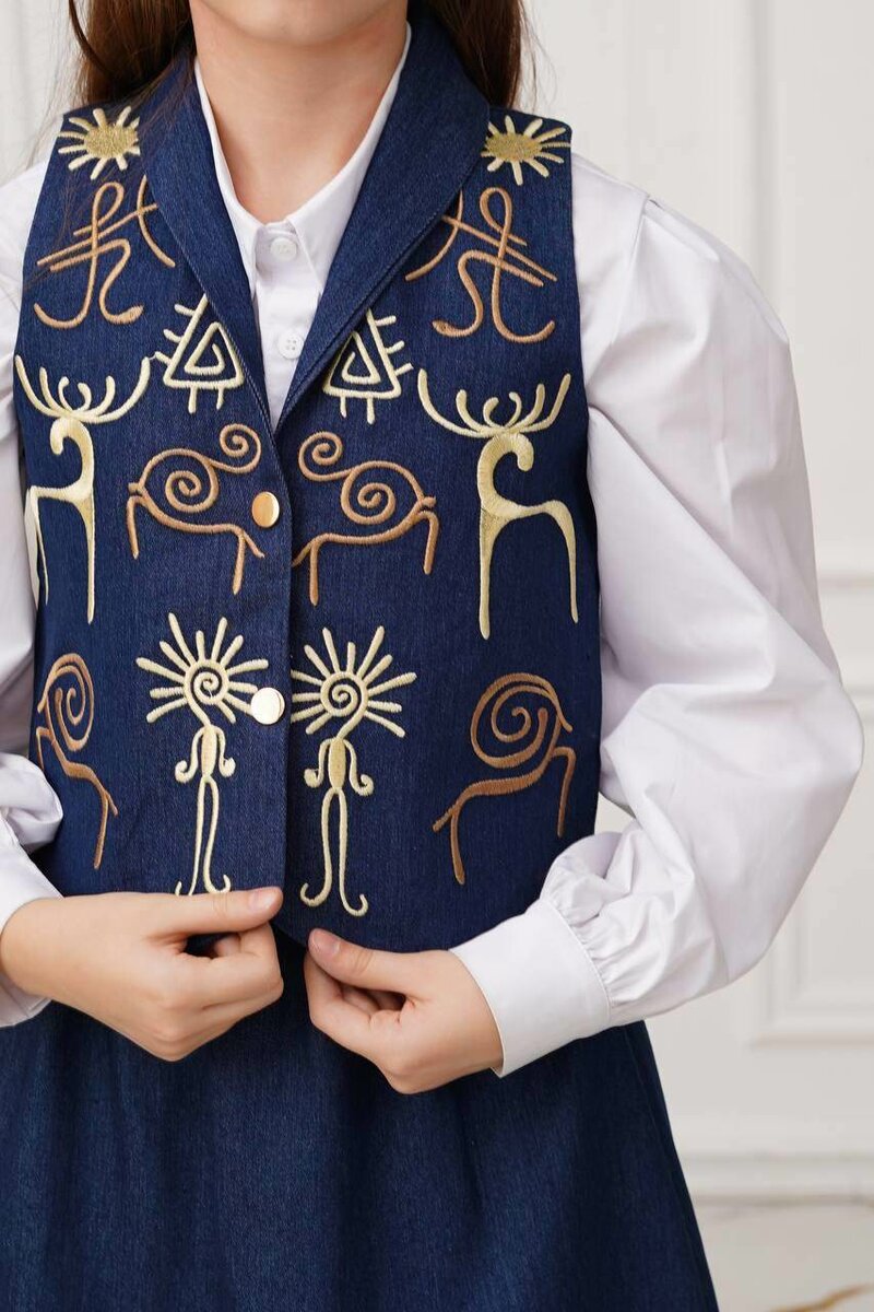 Жилет и юбка