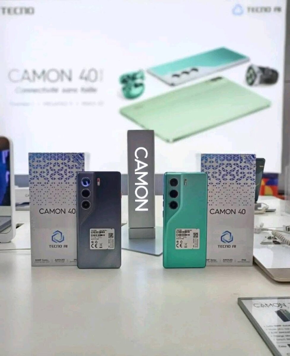 Tecno Camon 40 Pro - Smartphone
