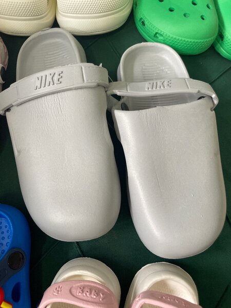 Sabots Gris Confort Nike