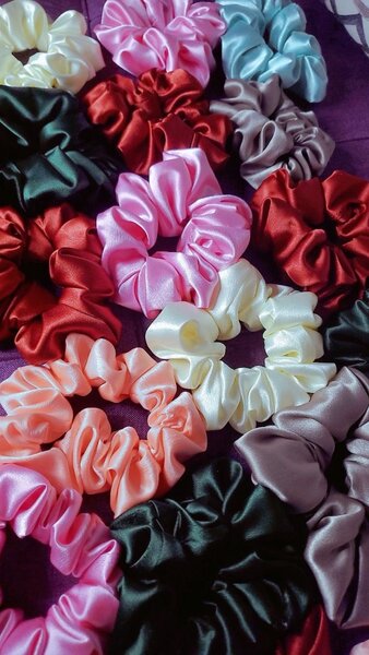 Chouchous en satin colorés