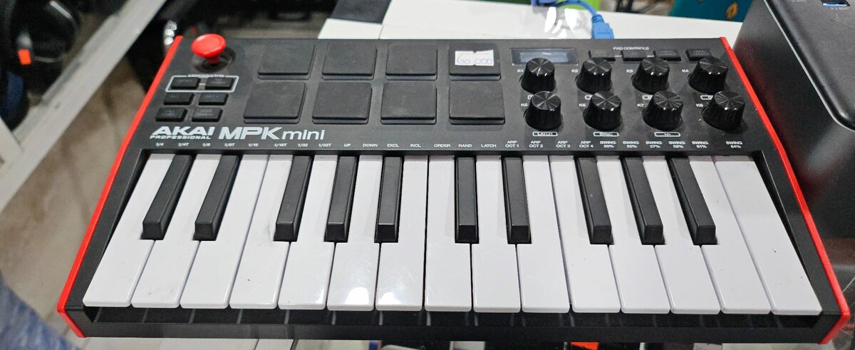 AKAI PROFESSIONAL MPK MINI MK3