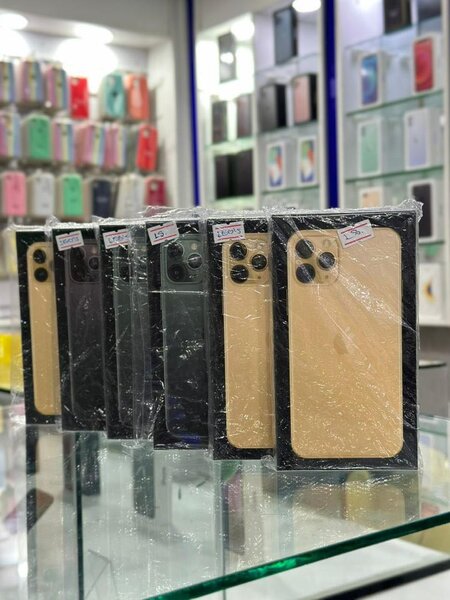 Apple iPhone 11 Pro Max (256GB) brand new