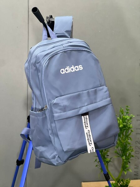 Sac à dos Adidas élégant