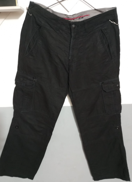 Pantalons cargo disponibles 