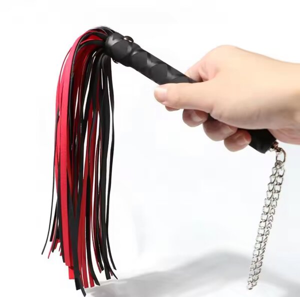 Fouet BDSM en cuir