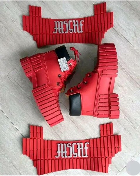 Bottes rouges tendance MSCHF