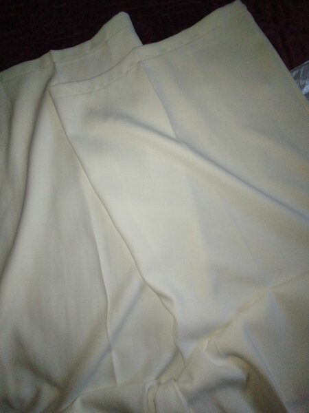 Белые классические брюки
