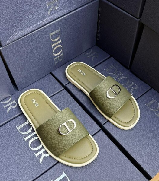 Dior Mules en cuir chic
