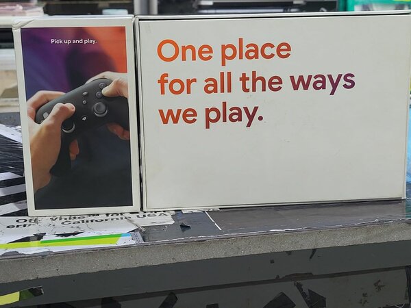 STADIA  Bluetooth game controller