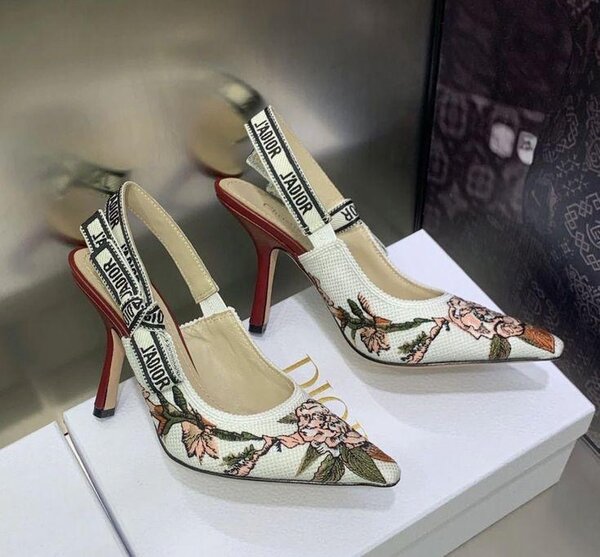 Escarpins Floraux Élégants