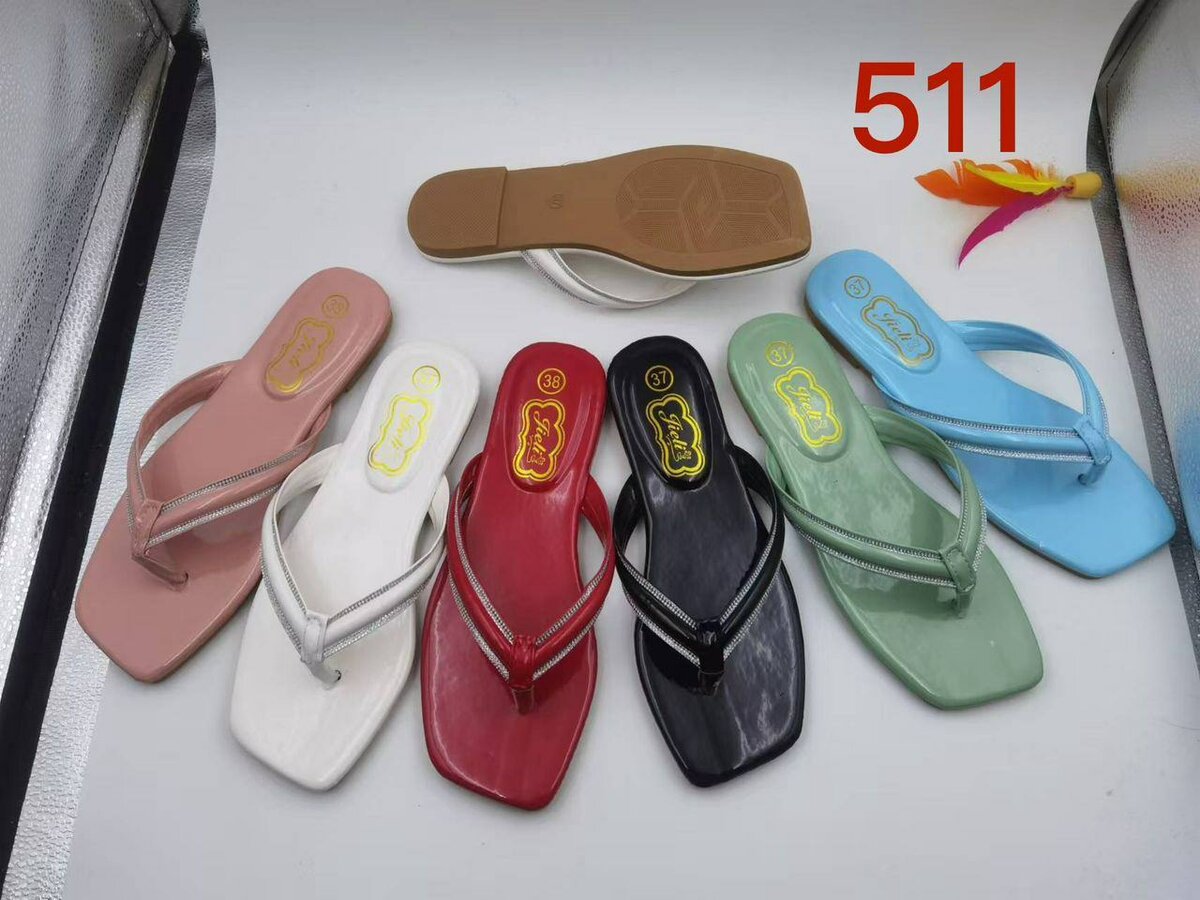 Variety de Tongs et Mules