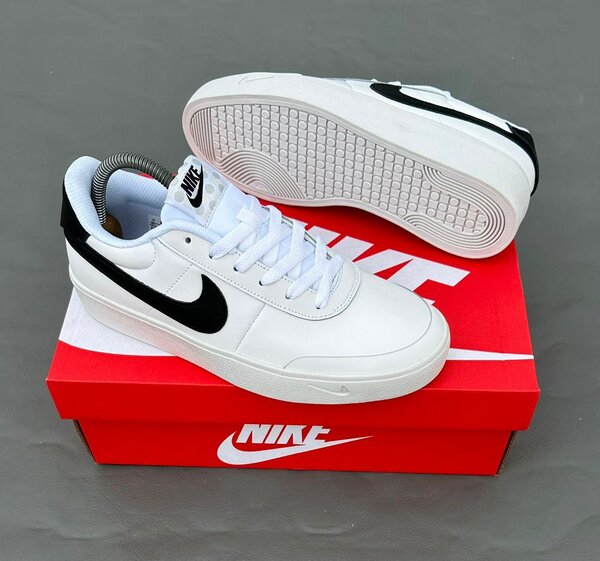 Nike Sneakers Blanche et Noire