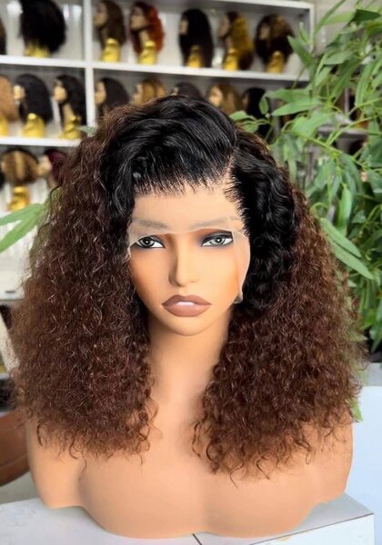 Perruques afro et bob élégantes