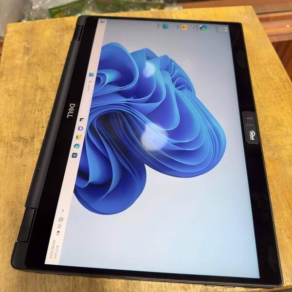 Dell latitude 7390 2-in-1 laptop