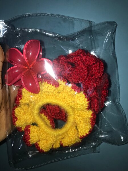 Chouchou coloré et fleur