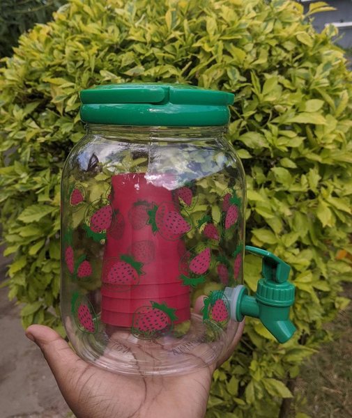 Portable juice jug with a dispenser green