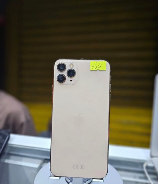 iPhone 11 Pro Max doré