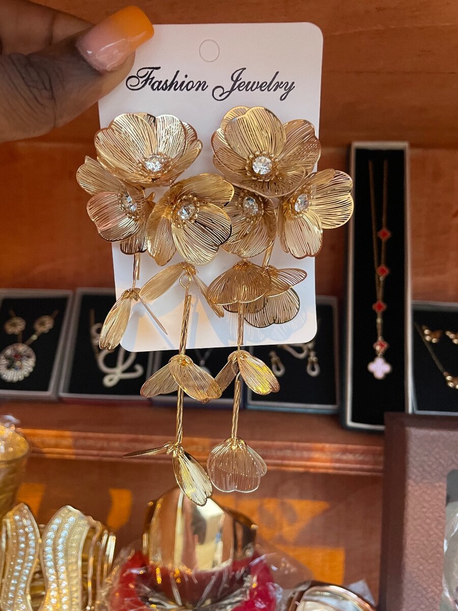 Boucles d'oreilles pendantes florales