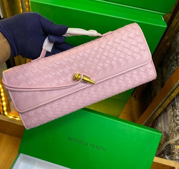 Sac à main tressé élégant