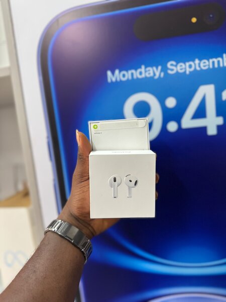 AirPods 4