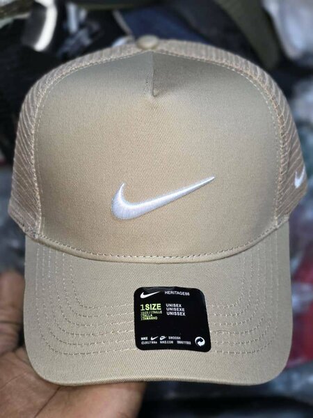 Casquette Trucker Nike Beige