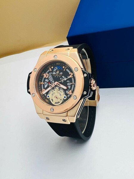 Montre de luxe en or Hublot