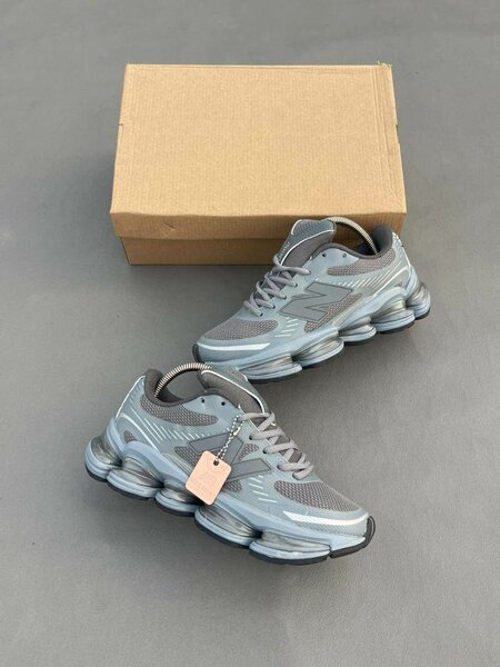 Baskets de sport grises