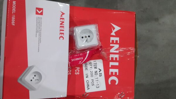 Prise murale Enelec 1806F