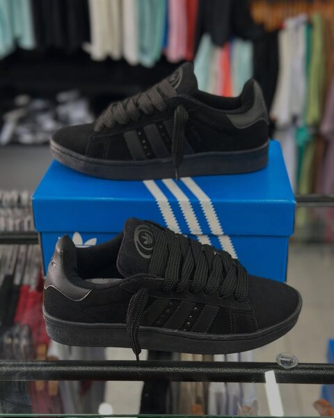 Baskets noires en daim