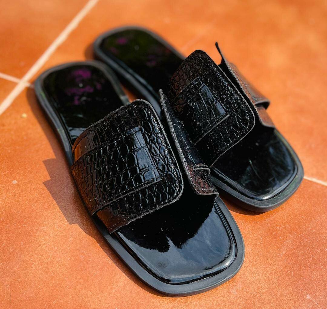 Slippers (size 40)