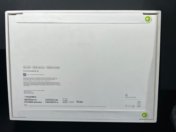 MacBook Air 2025 16GB 256GB