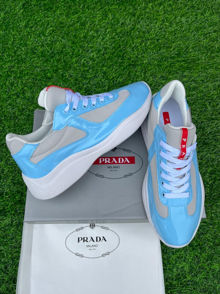 Sneakers Prada colorées tendance