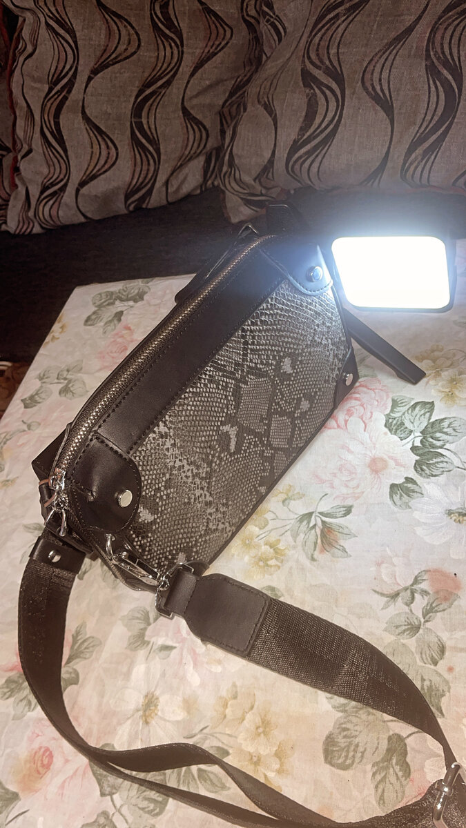 Sac bandoulière serpent