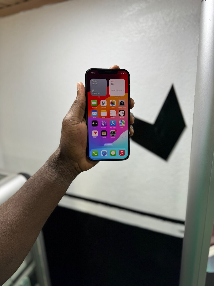 iPhone 12 Pro Max 256Go djazz tout es d’origine