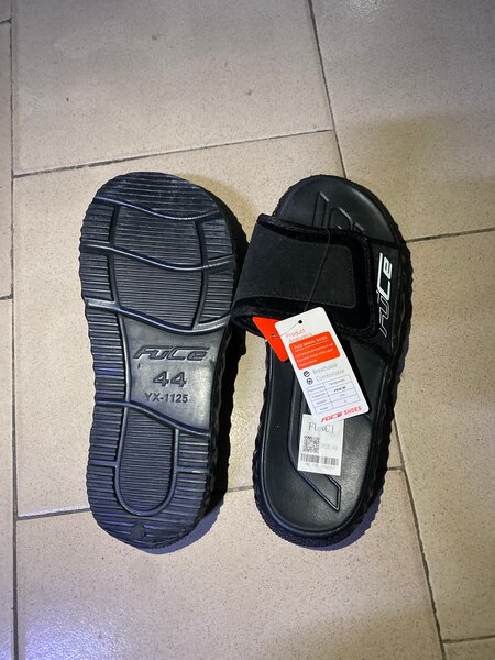 Claquettes Noires Unisexes Confort