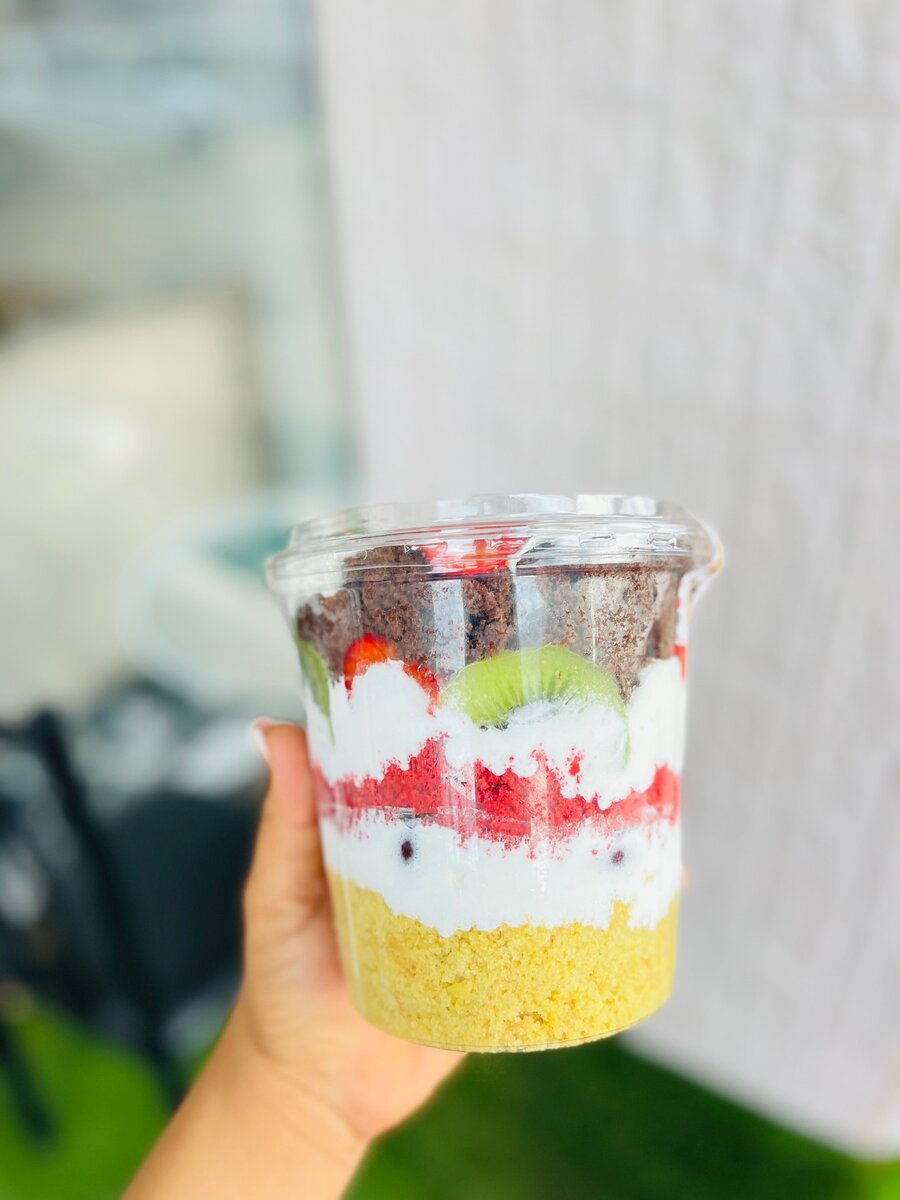 Cake Parfait Tub