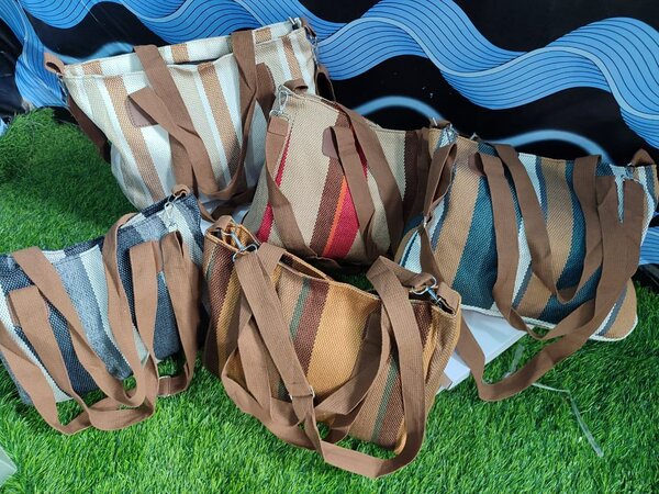 Sacs en toile rayée colorée