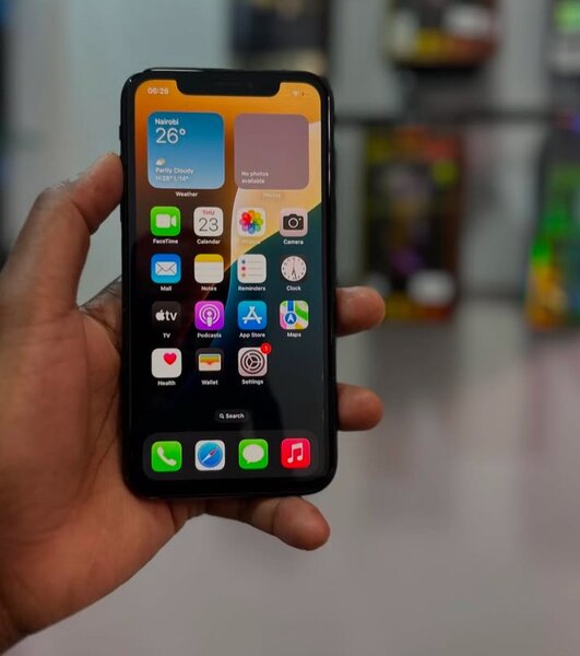 Clean IPhone XR
